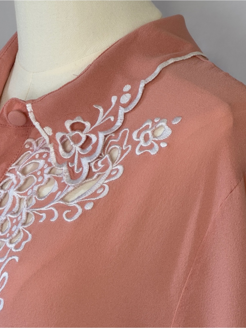 Bob Mackie Wearable Art Silk Blouse Blush Pink Cutwork Embroidery Size 2X - Picture 4 of 13